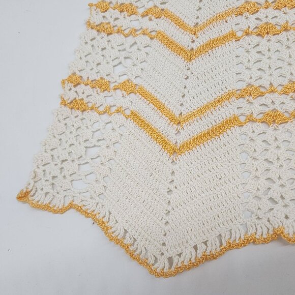 Vintage Handmade Crochet Apron With Yellow & White Patterned Design - Picture 6 of 8